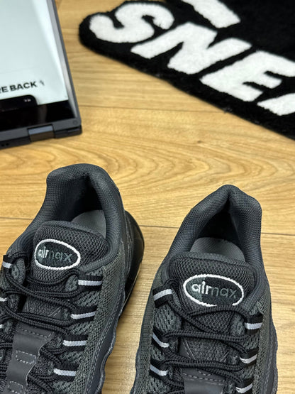 Nike Air Max 95 (42.5)