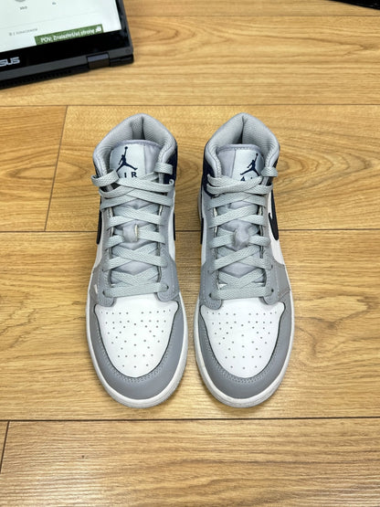 Nike Air Jordan 1 Mid (38.5)