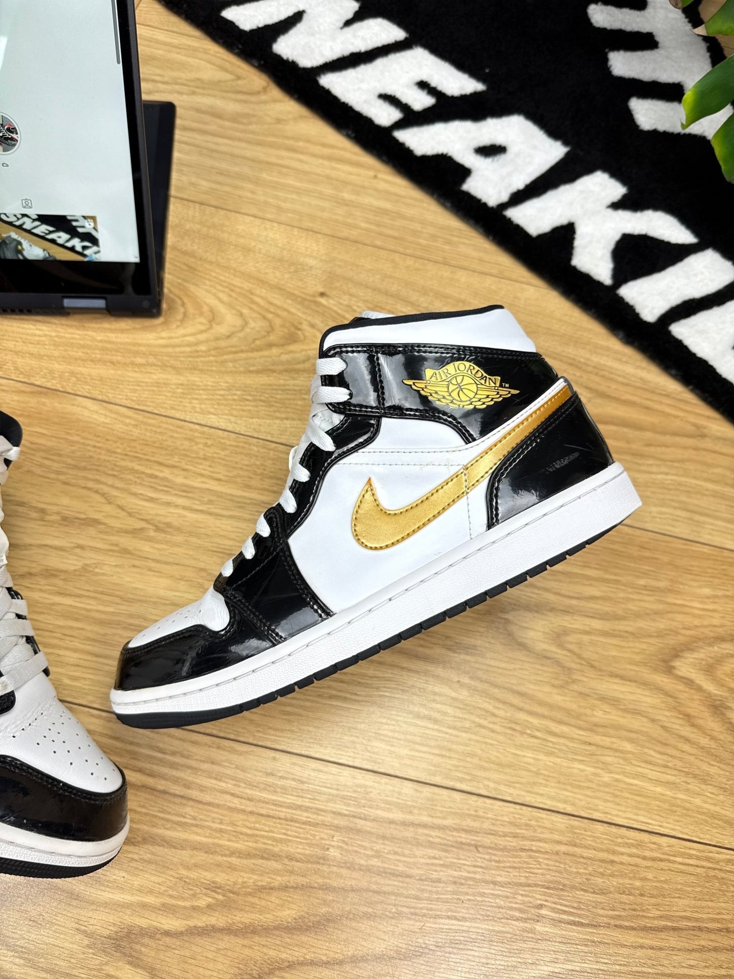 Nike Air Jordan 1 Mid (43)