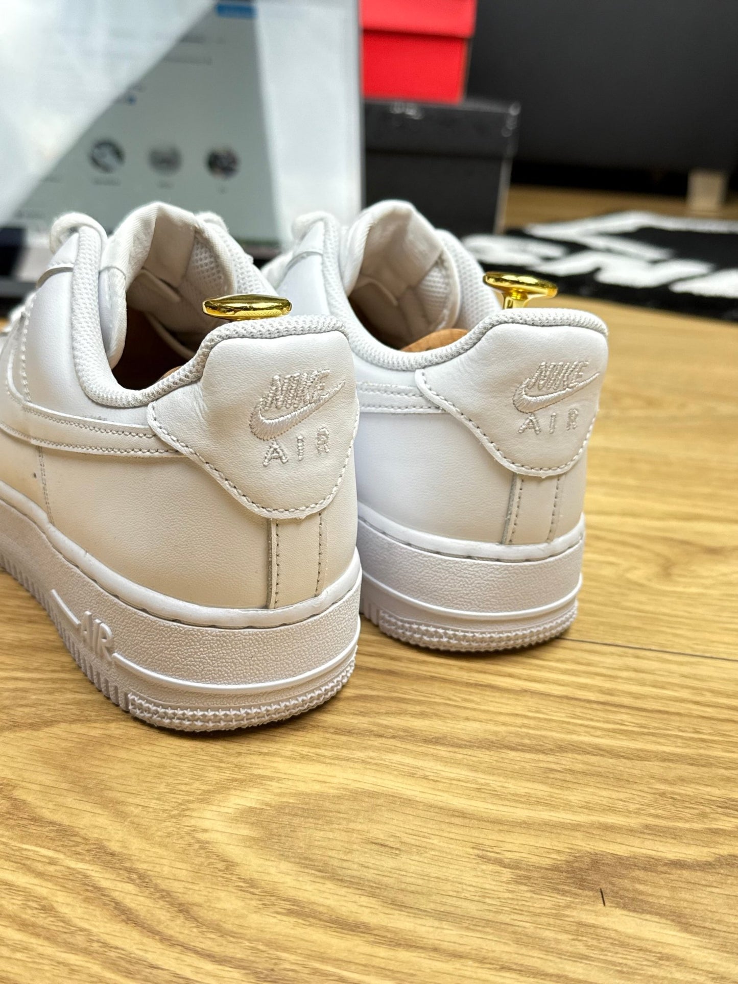 Nike Air Force 1 Low (40)