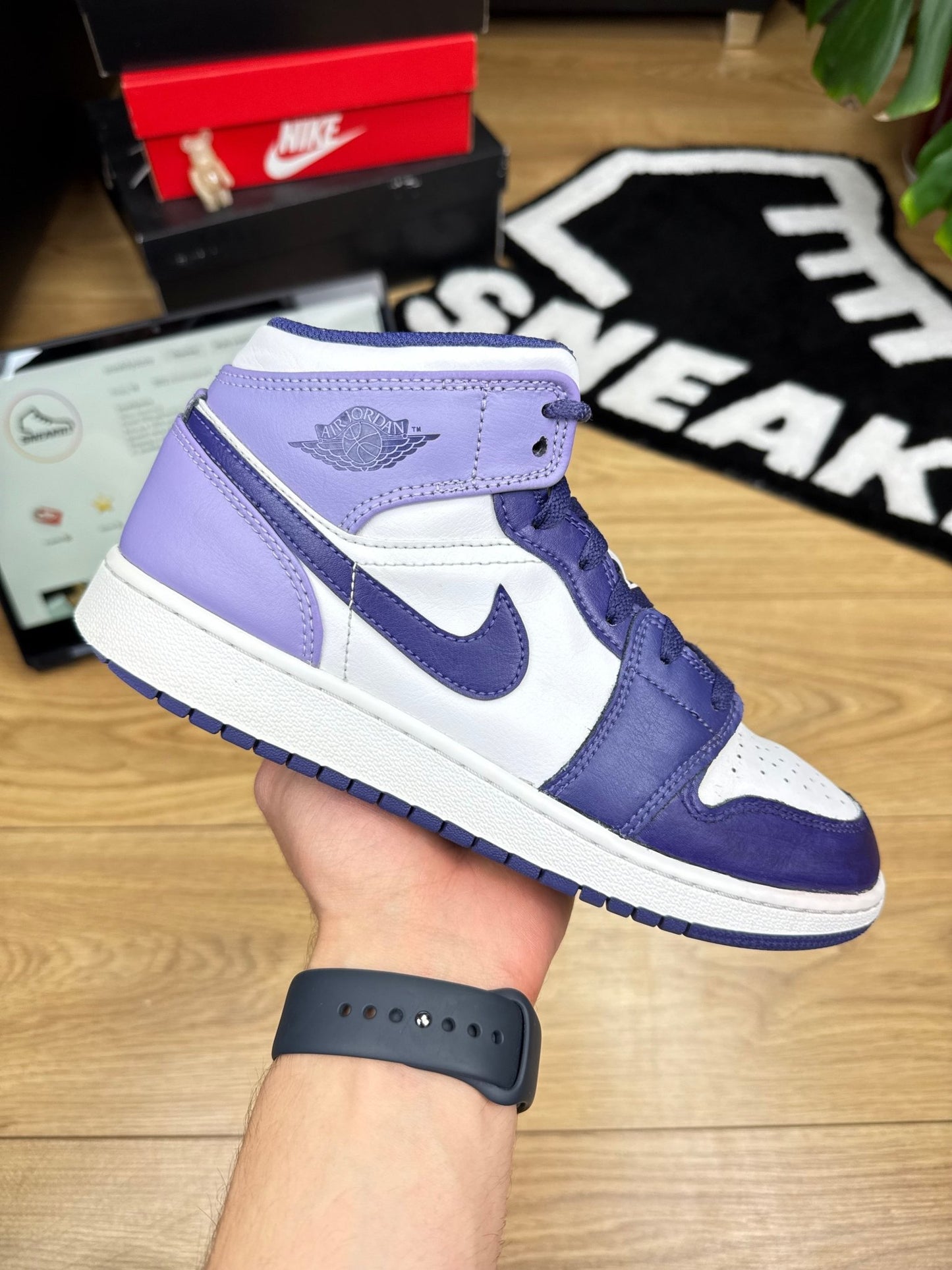 Nike Air Jordan 1 Mid (40)