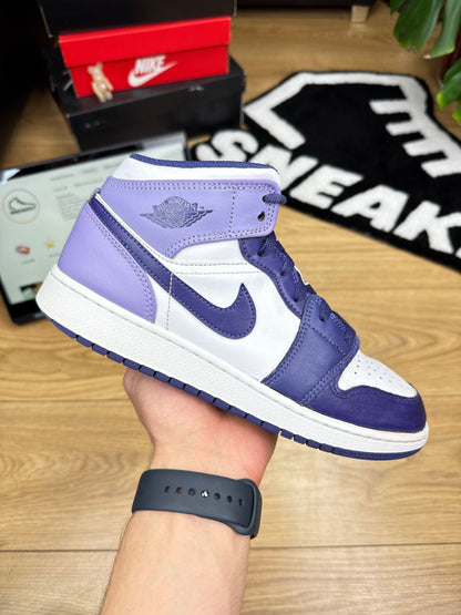 Nike Air Jordan 1 Mid (40)