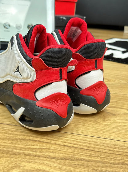 Nike Air Jordan Max Aura 4 (45.5)