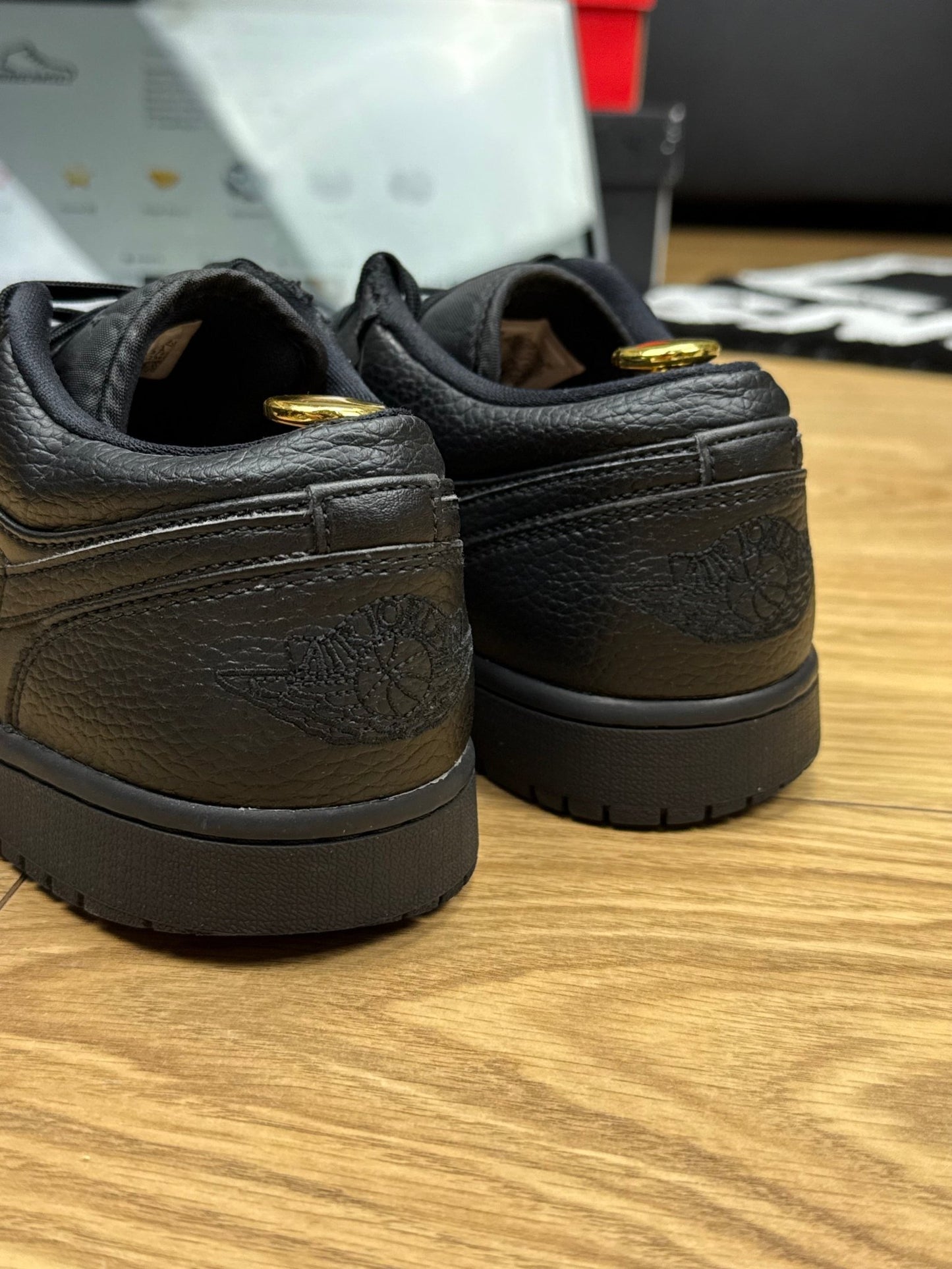 Nike Air Jordan 1 Low (42)