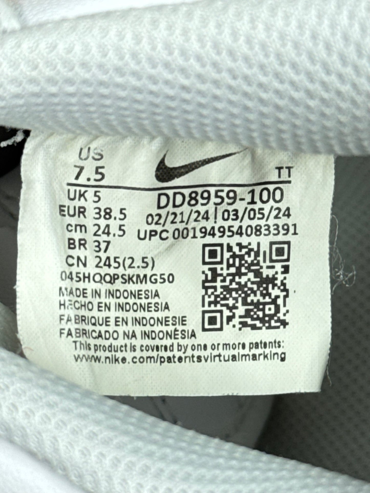 Nike Air Force 1 Low (38.5)