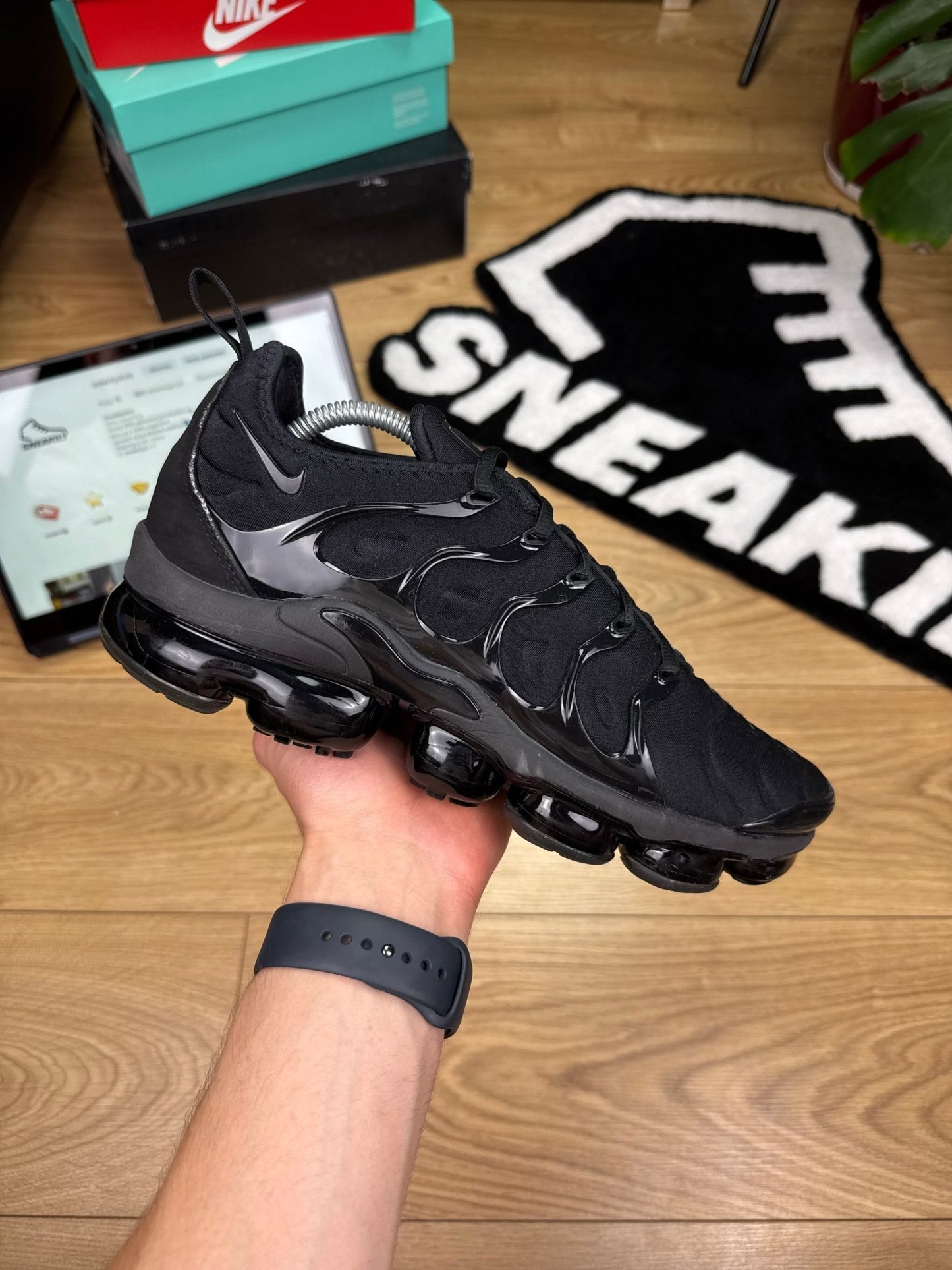 Nike Air Vapormax Plus (42.5)