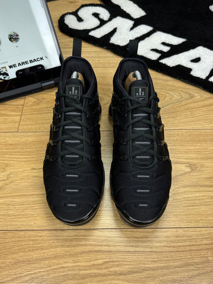 Nike Air Vapormax Plus (42.5)