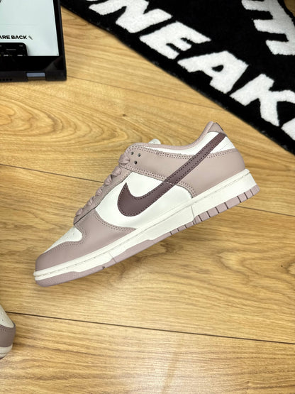 Nike Dunk Low (40)