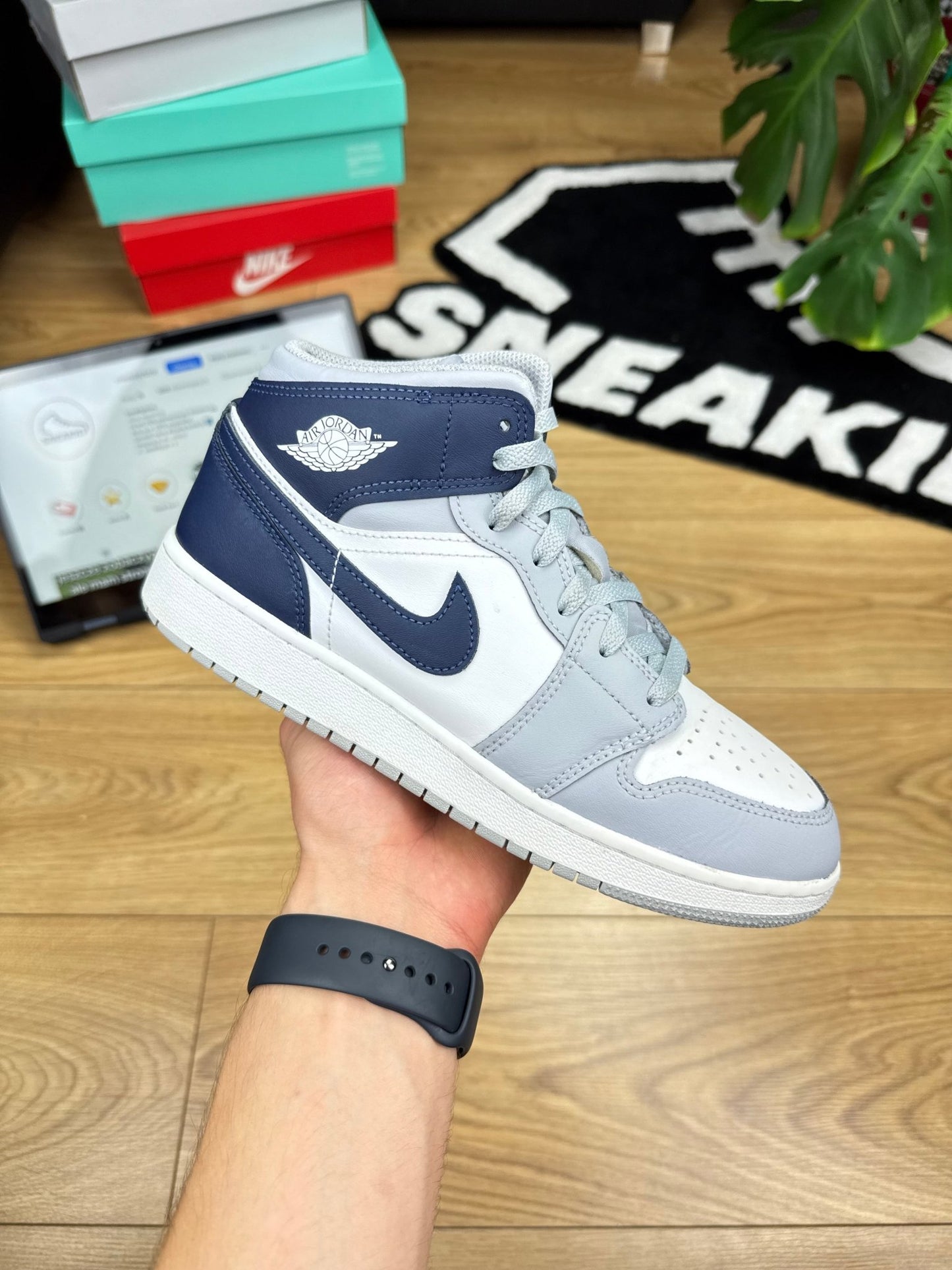 Nike Air Jordan 1 Mid (39)