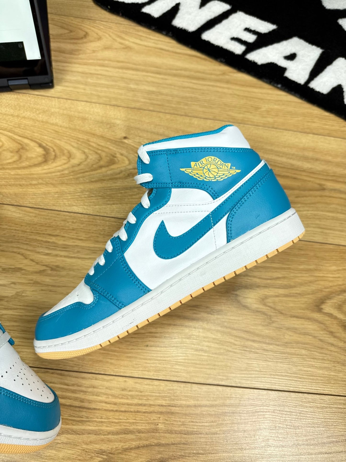 Nike Air Jordan 1 Mid (44)