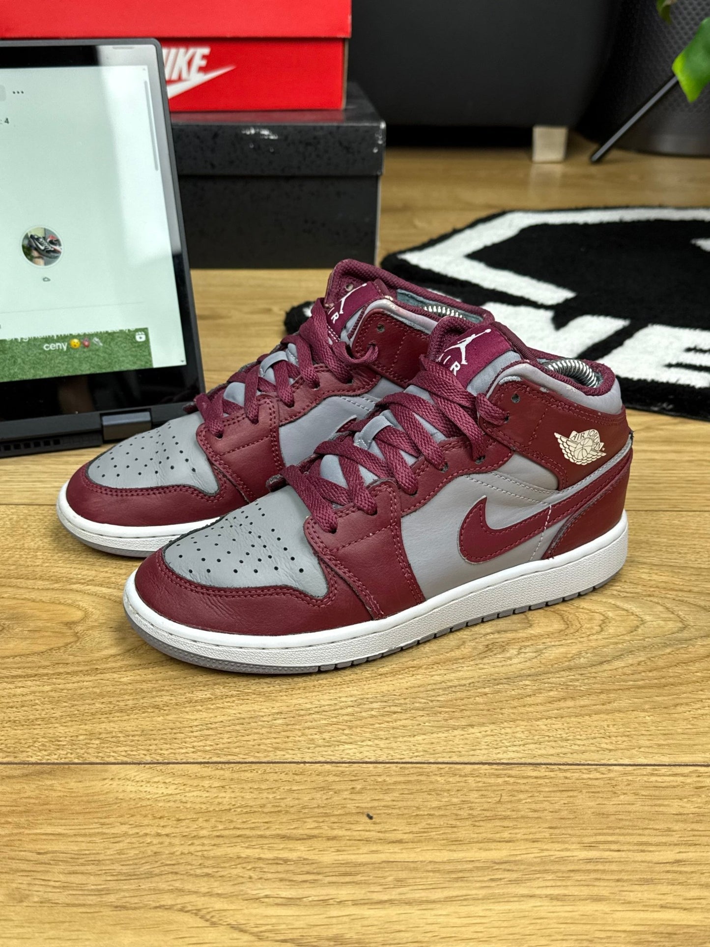 Nike Air Jordan 1 Mid (36.5)