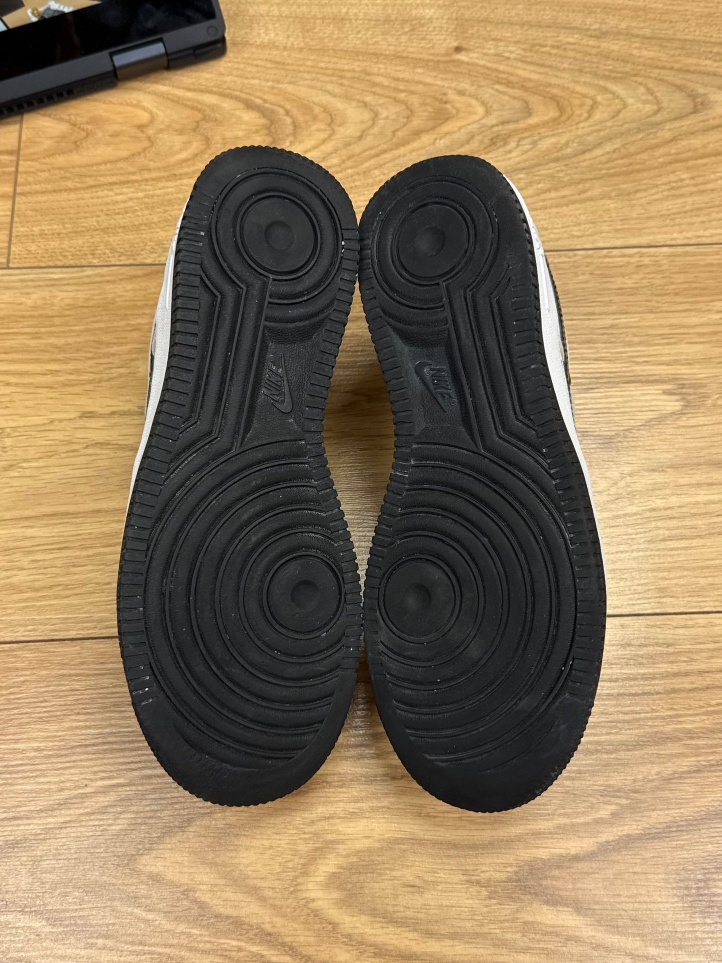 Nike Air Force 1 Low (37.5)