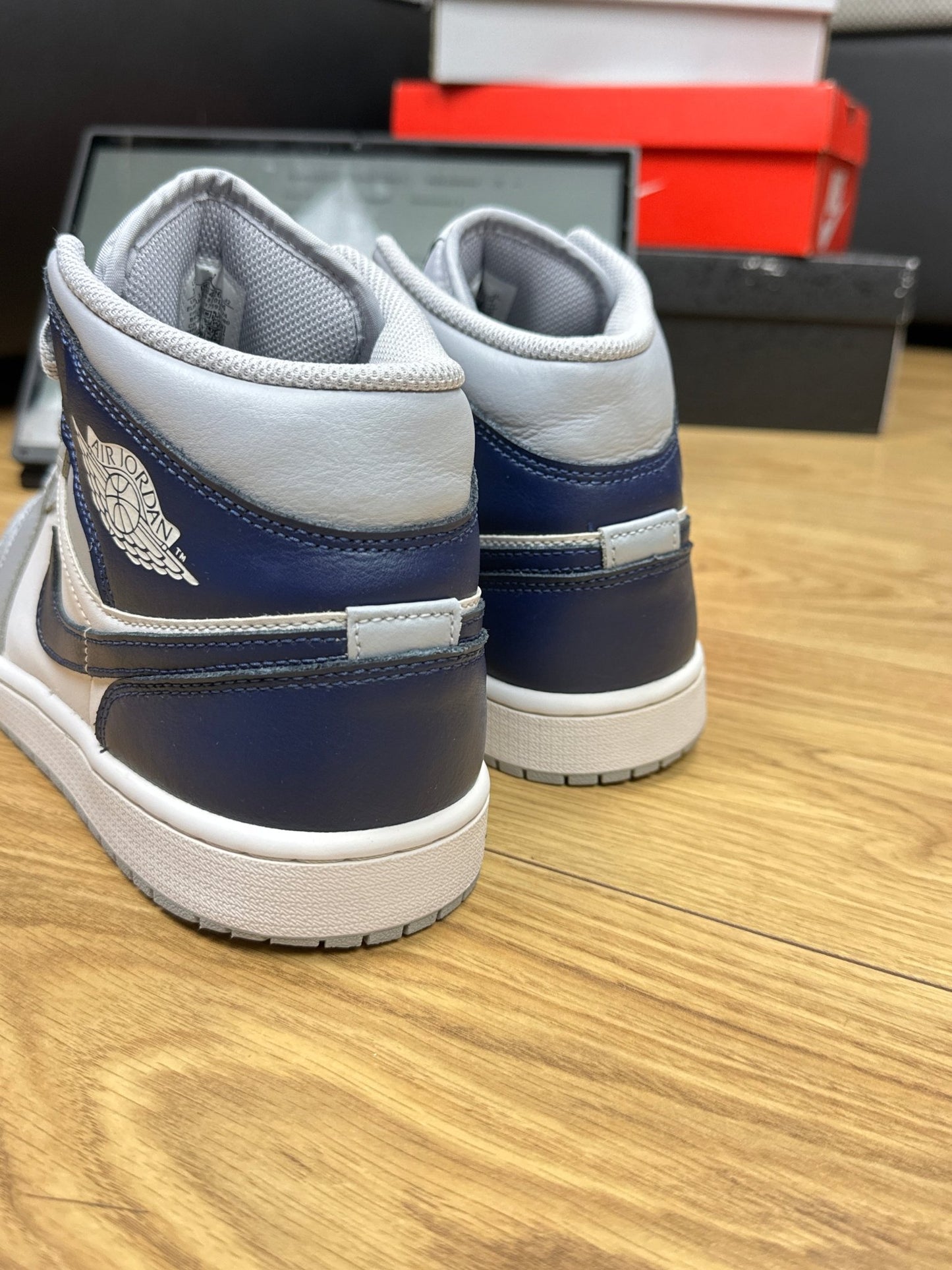 Nike Air Jordan 1 Mid (44)