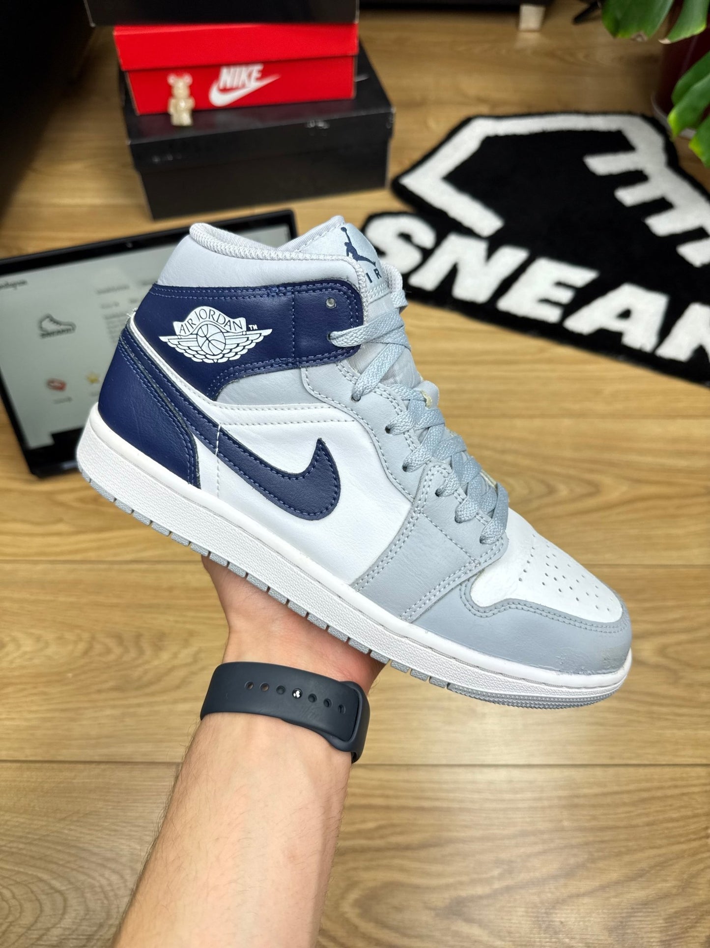 Nike Air Jordan 1 Mid (42.5)