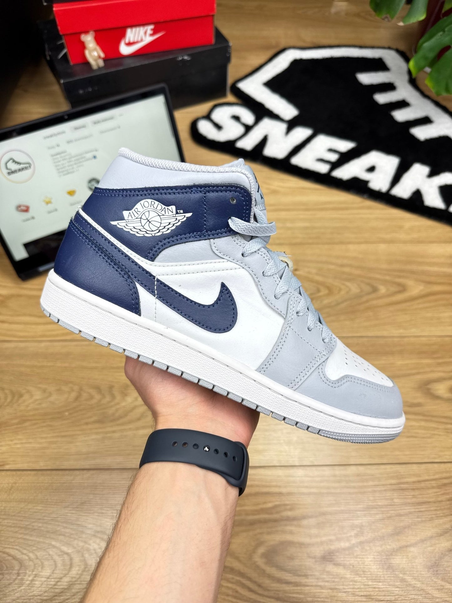 Nike Air Jordan 1 Mid (43)