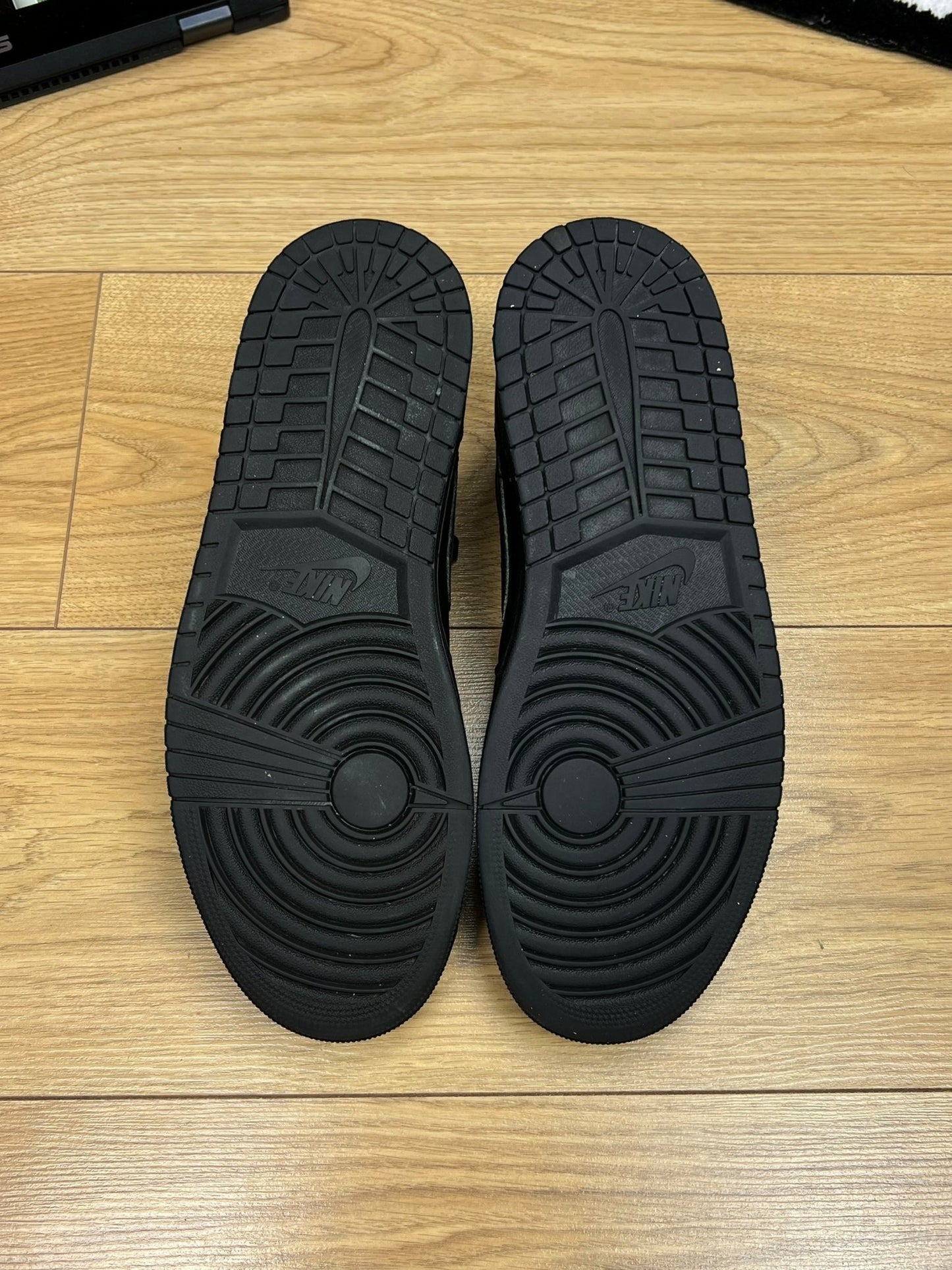 Nike Air Jordan 1 Low (45)