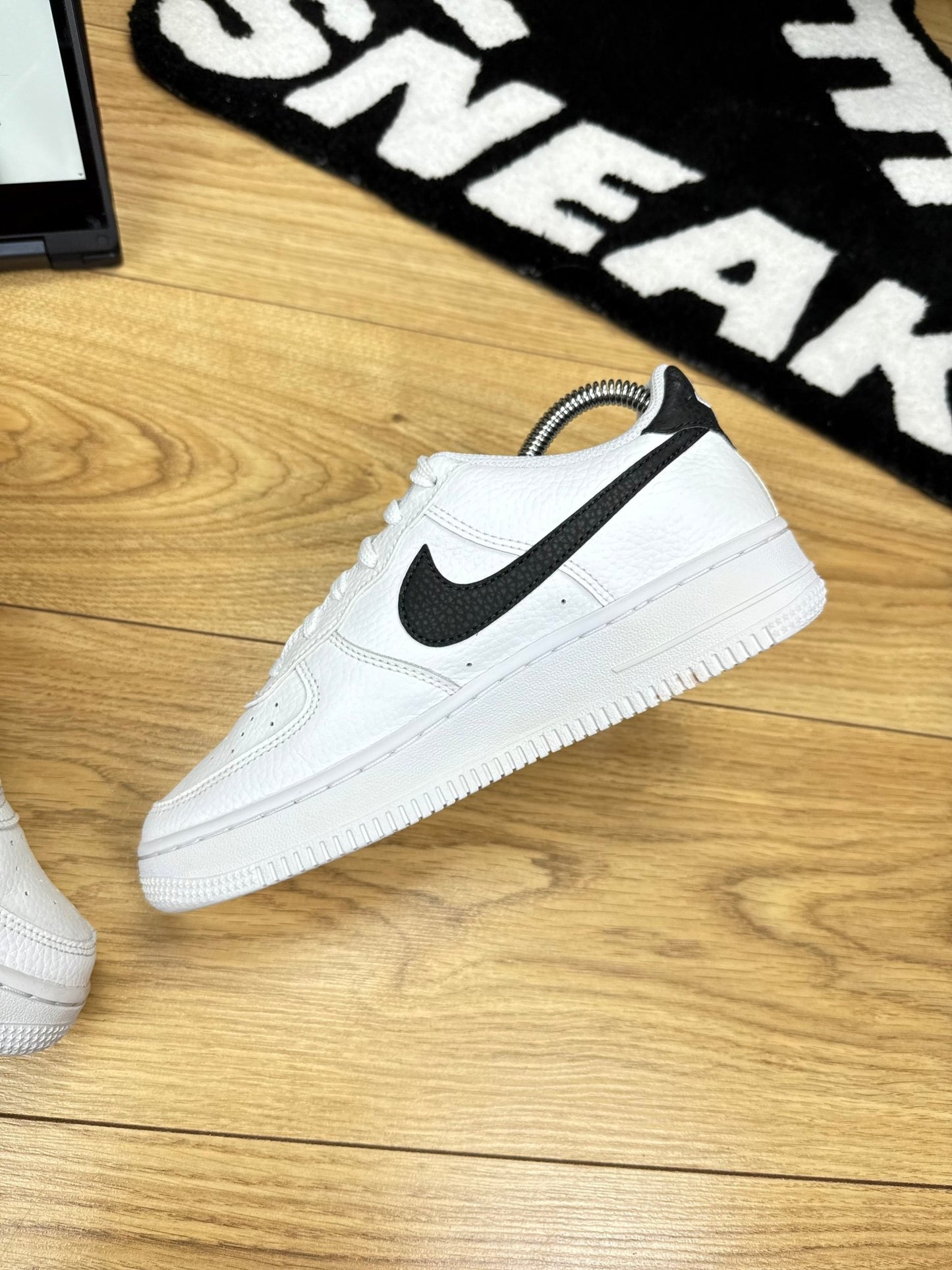 Nike Air Force 1 Low (37.5)