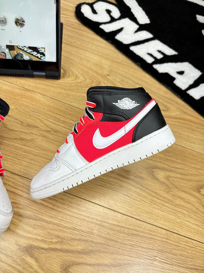 Nike Air Jordan 1 Mid (38)