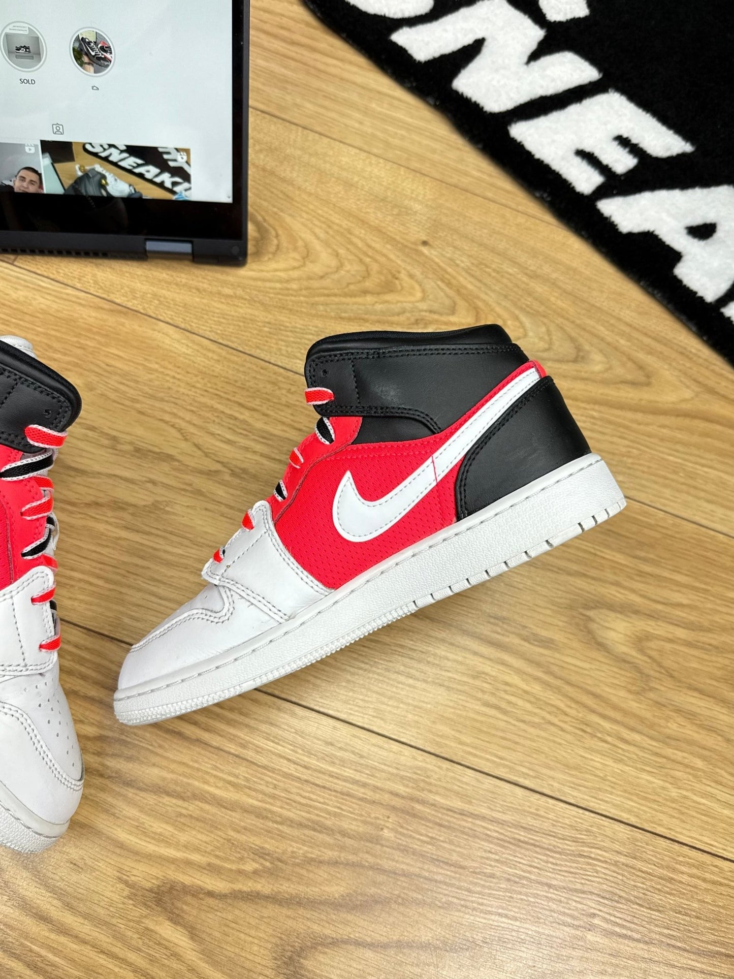 Nike Air Jordan 1 Mid (38)