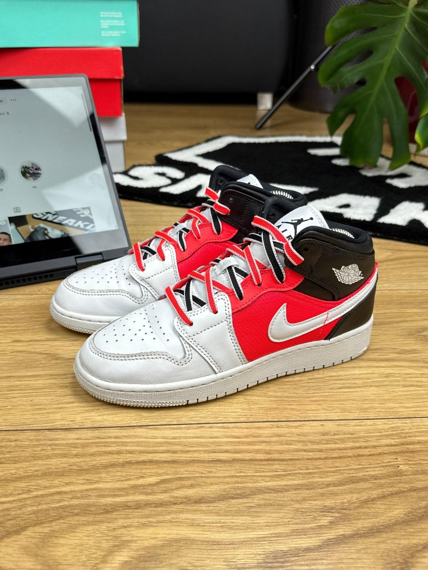 Nike Air Jordan 1 Mid (38)