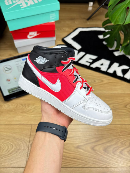 Nike Air Jordan 1 Mid (38)