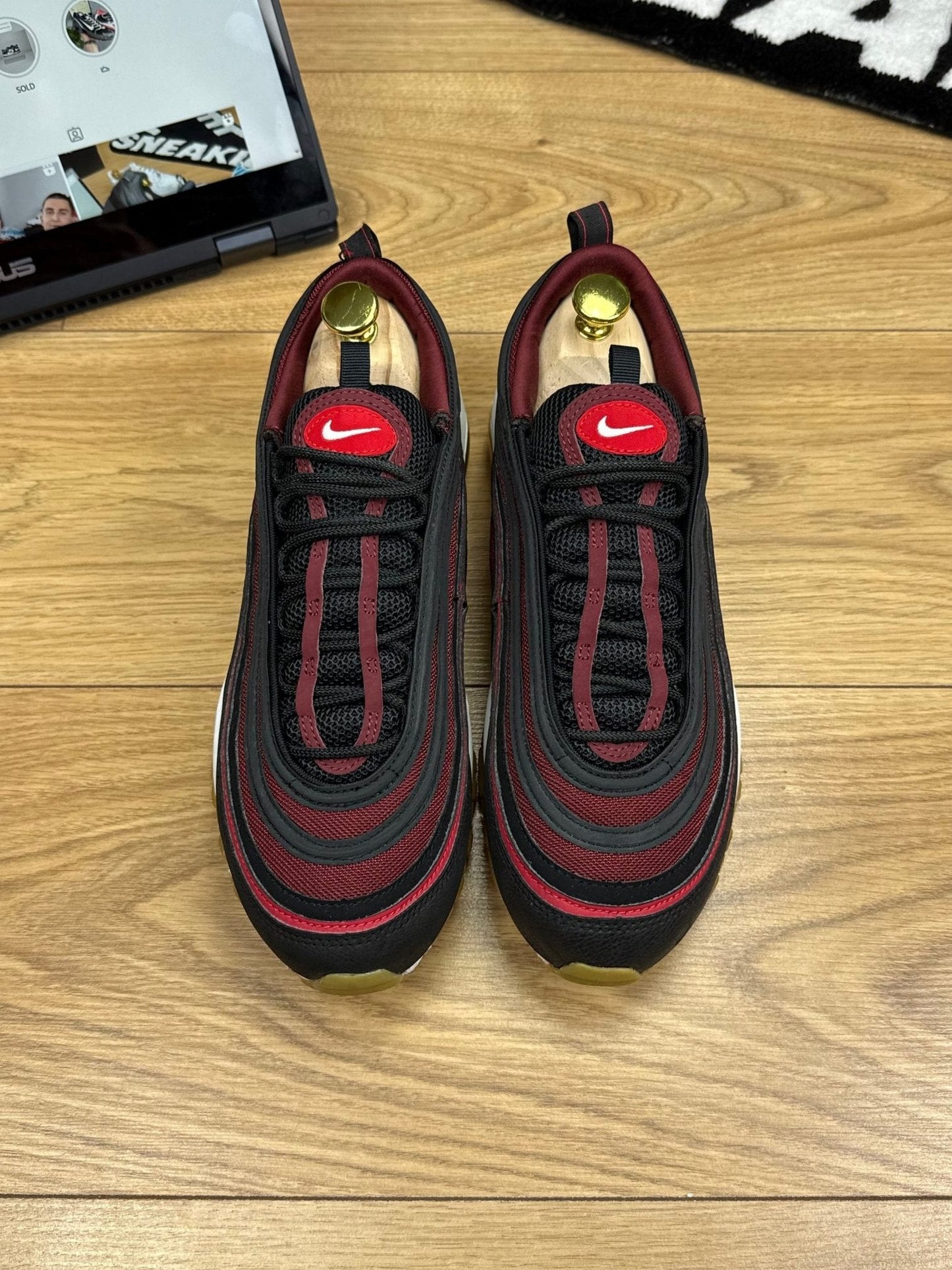 Nike Air Max 97 Black Team Scarlet — buty sportowe męskie w dobrym stanie rozmiar 42, widok z tyłu