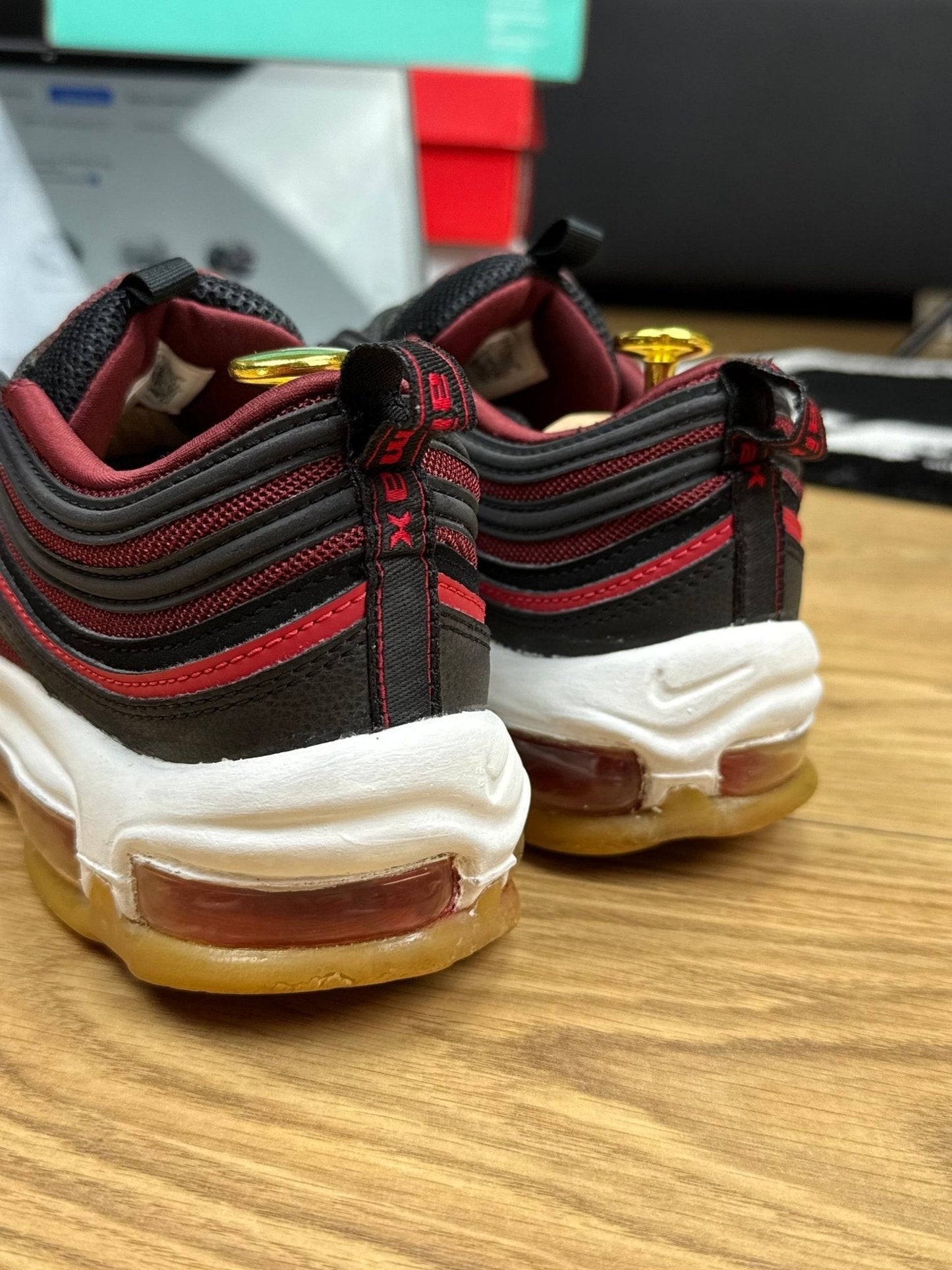 Nike Air Max 97 Black Team Scarlet — buty sportowe męskie w dobrym stanie rozmiar 42, podeszwa