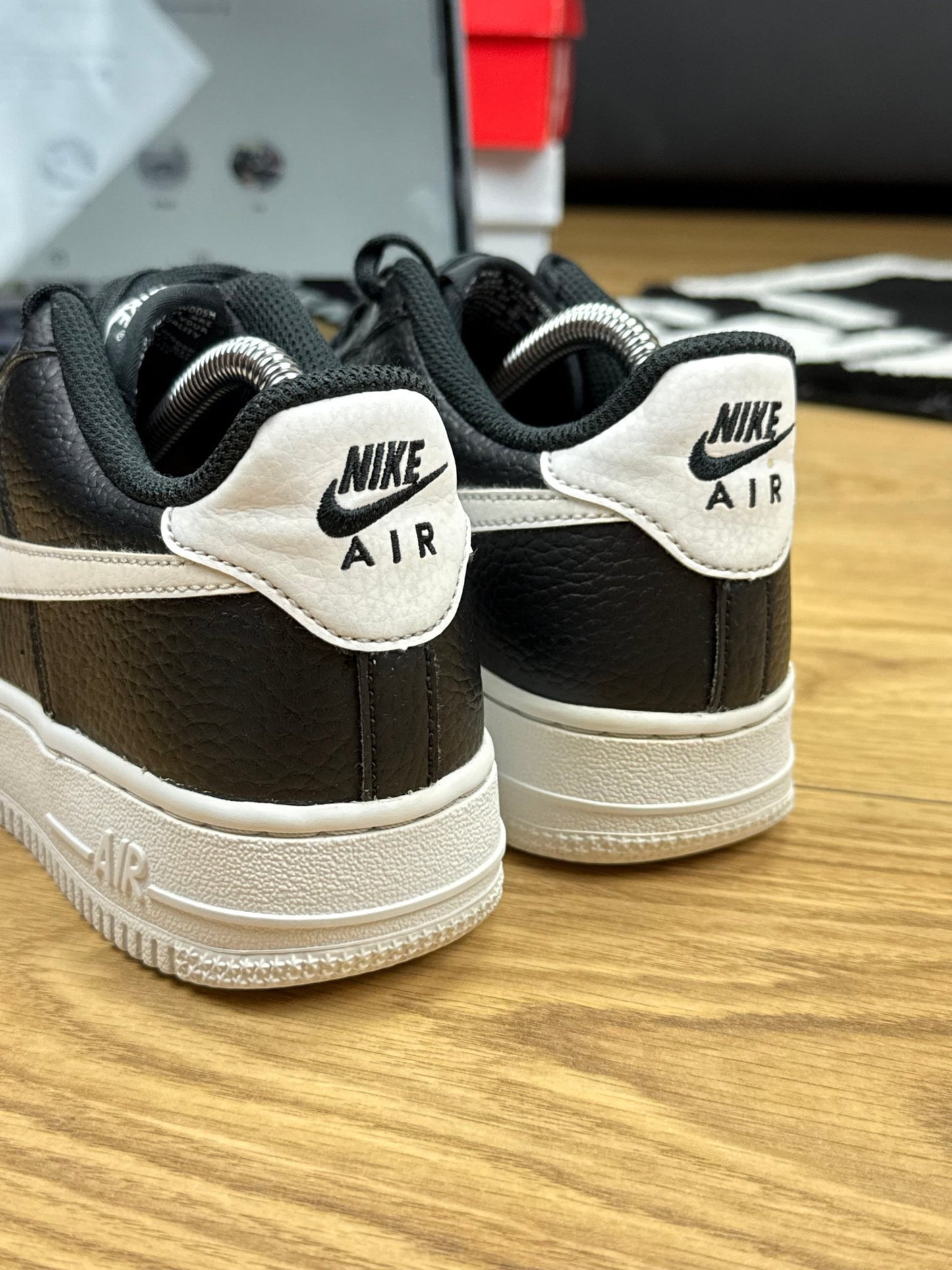 Nike Air Force 1 Low (37.5)