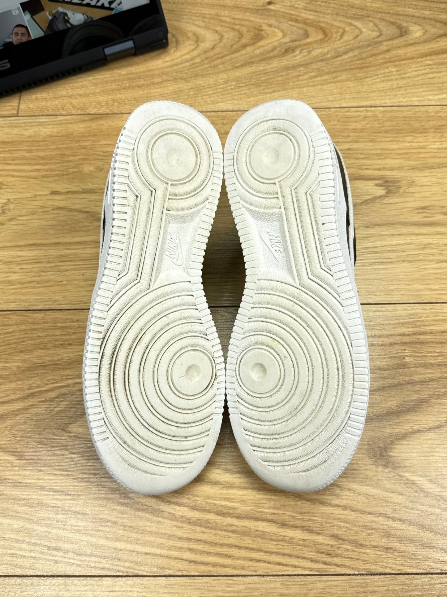Nike Air Force 1 Low (37.5)