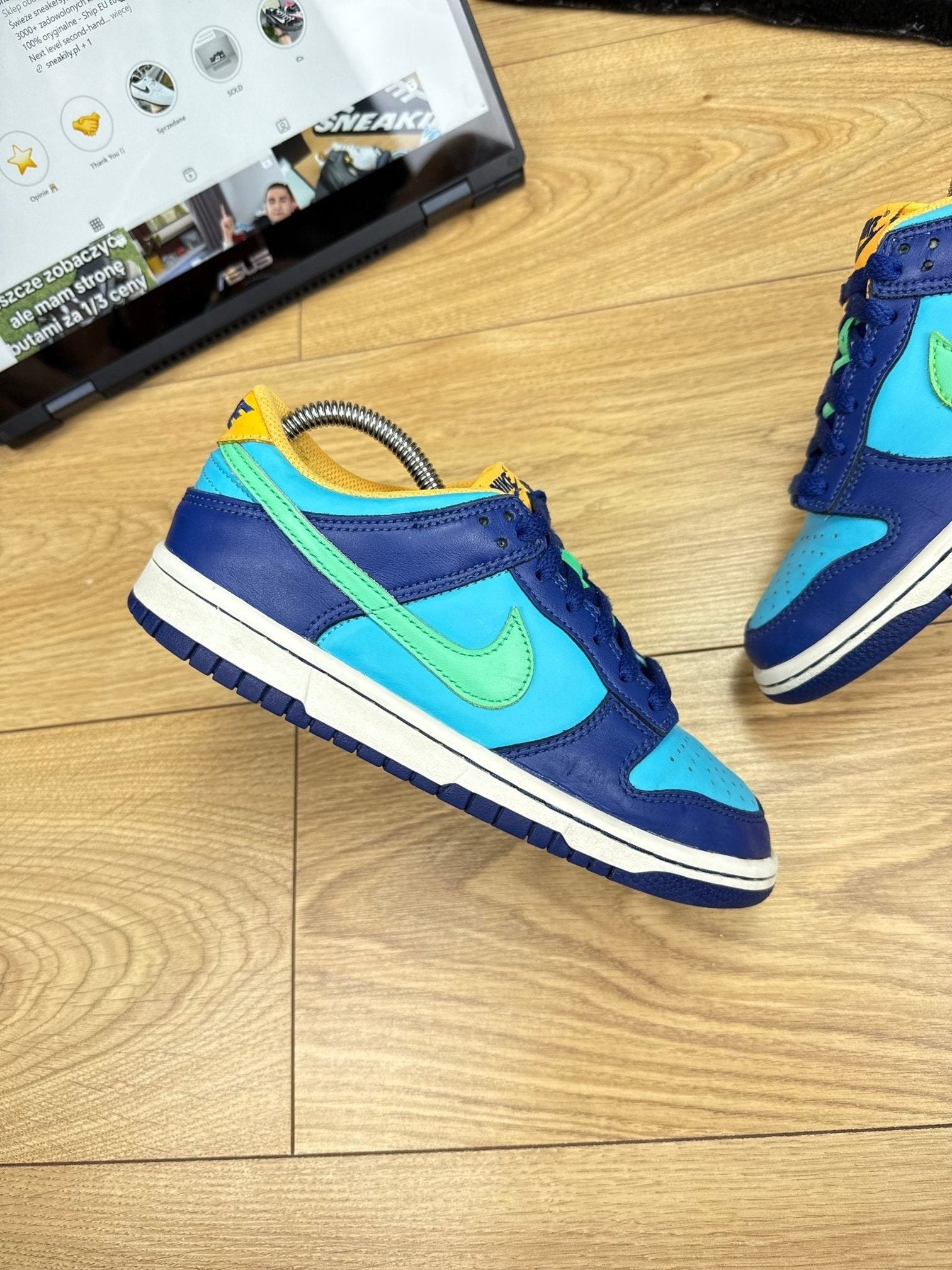 Nike Dunk Low All-Star 2023 — buty sportowe damskie w dobrym stanie rozmiar 37.5, zewnętrzny panel prawego buta