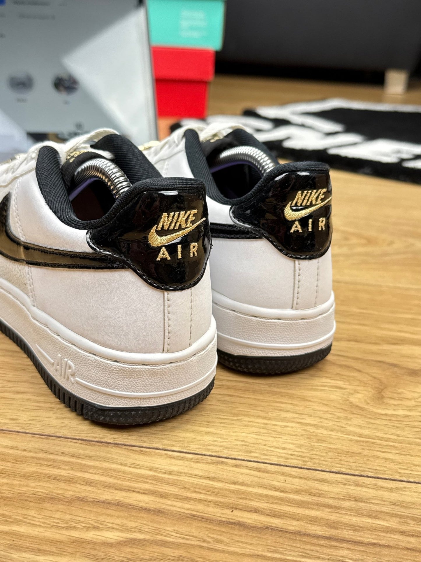 Nike Air Force 1 Low (37.5)