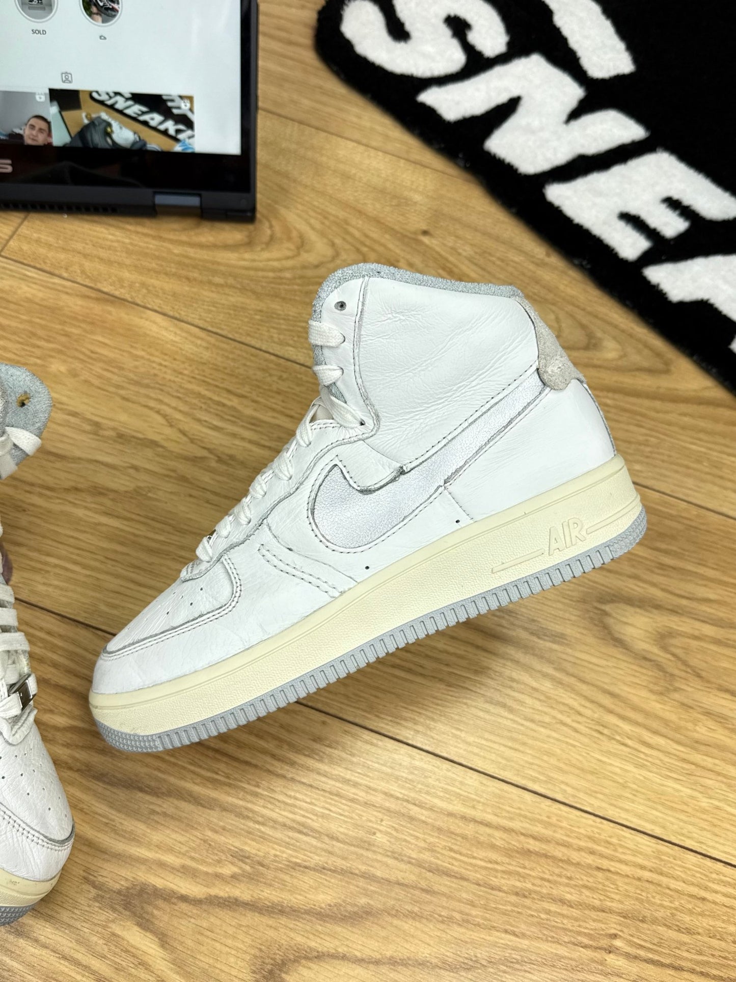 Nike Air Force 1 Mid (37.5)