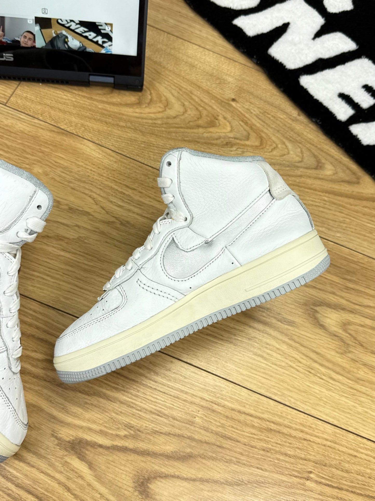 Nike Air Force 1 Mid (37.5)