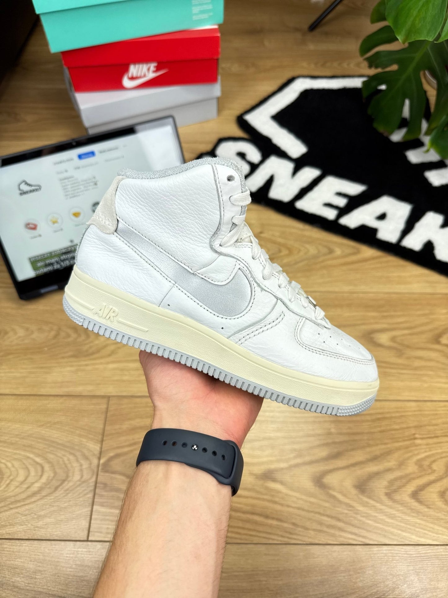 Nike Air Force 1 Mid (37.5)