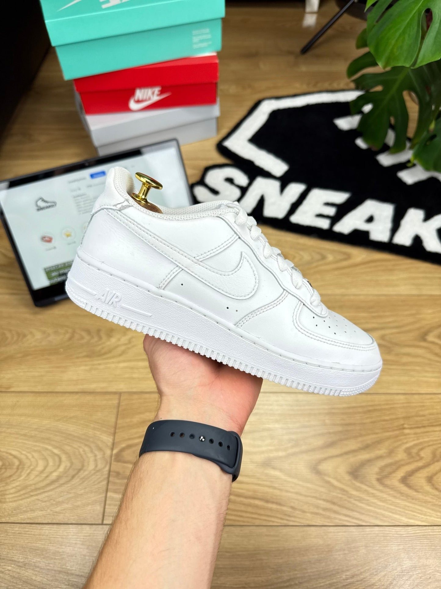 Nike Air Force 1 Low (38.5)