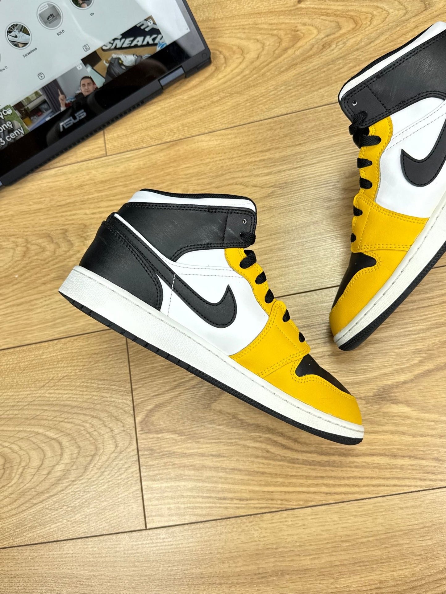 Nike Air Jordan 1 Mid (40)