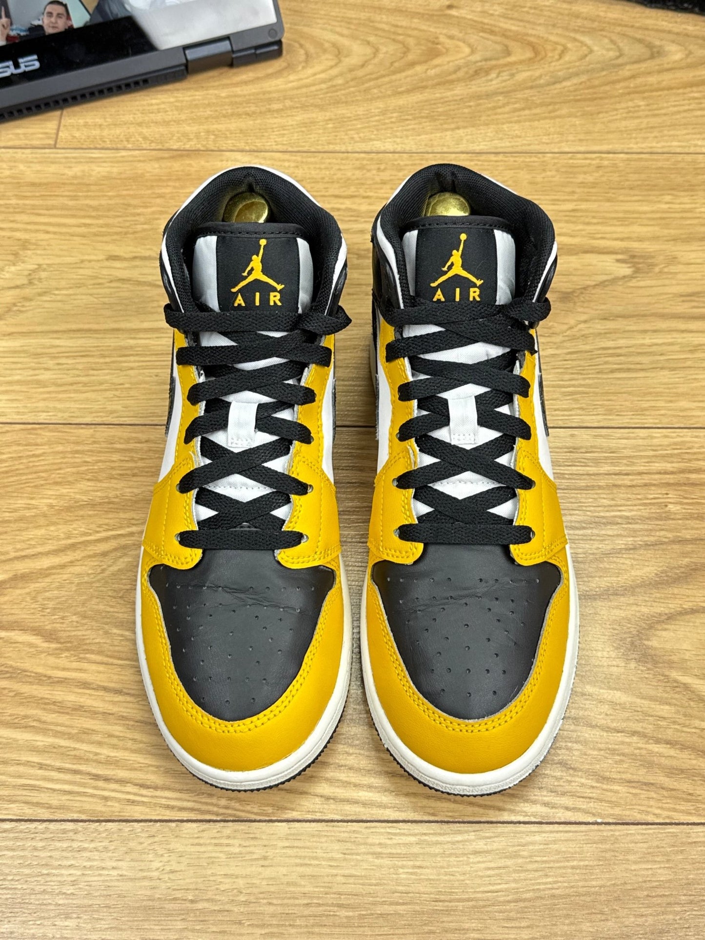Nike Air Jordan 1 Mid (40)