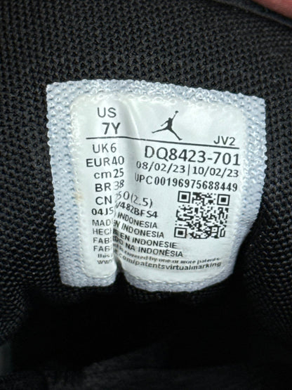 Nike Air Jordan 1 Mid (40)