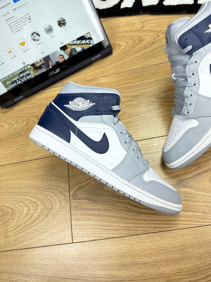 Nike Air Jordan 1 Mid (45)