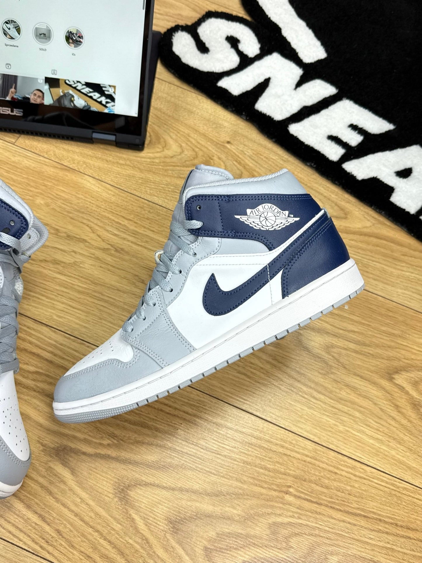 Nike Air Jordan 1 Mid (45)