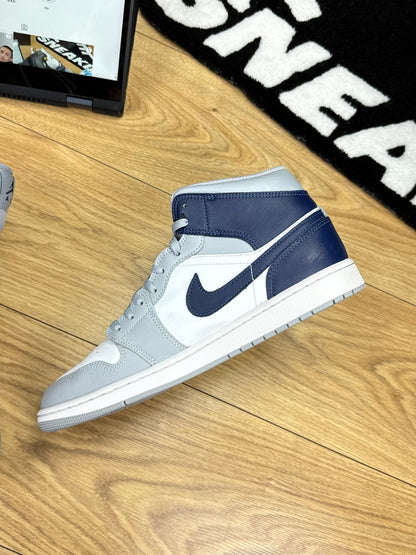 Nike Air Jordan 1 Mid (45)