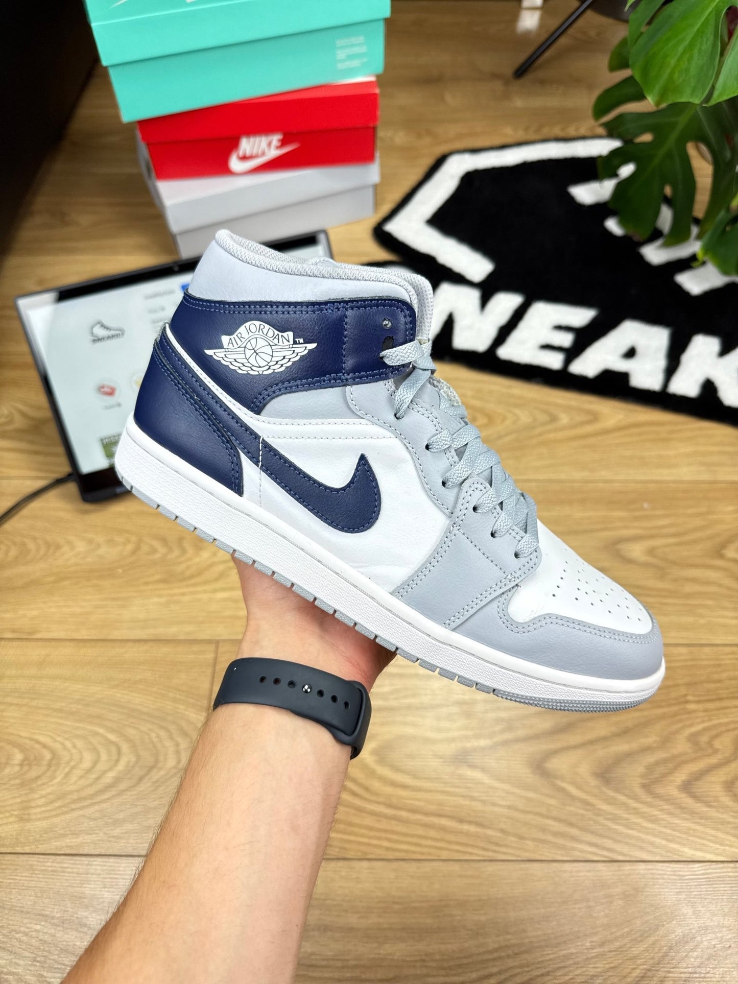 Nike Air Jordan 1 Mid (45)