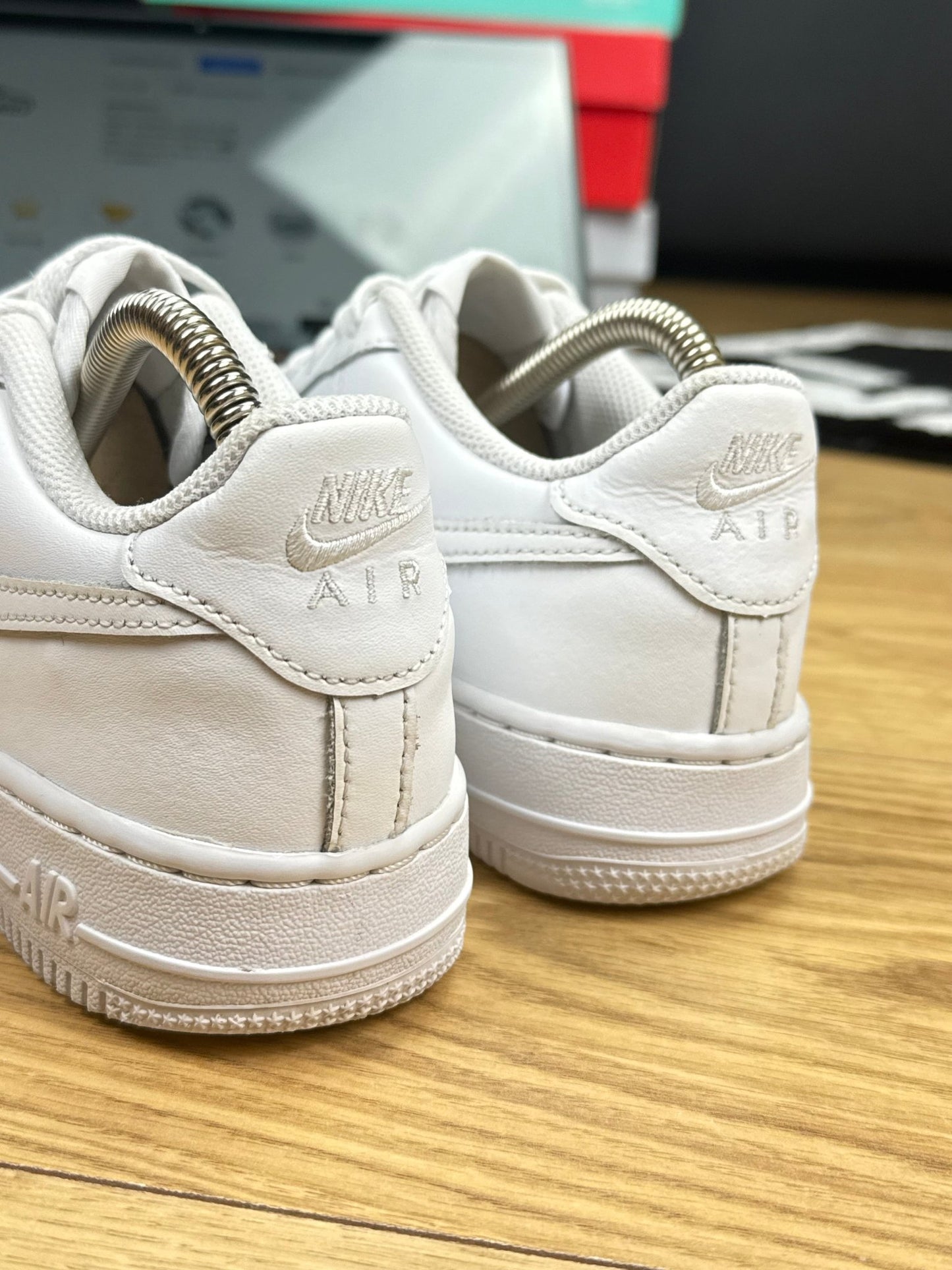 Nike Air Force 1 Low (37.5)