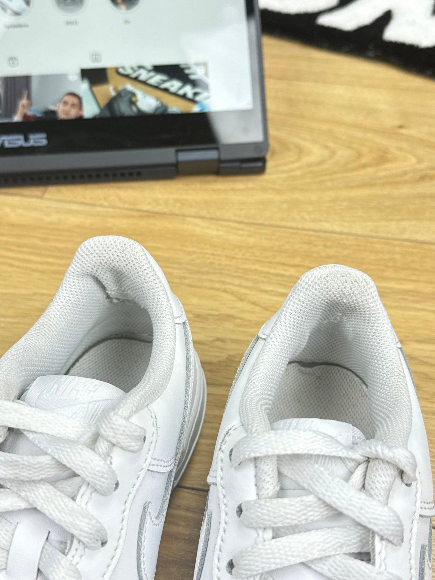 Nike Air Force 1 Low (37.5)