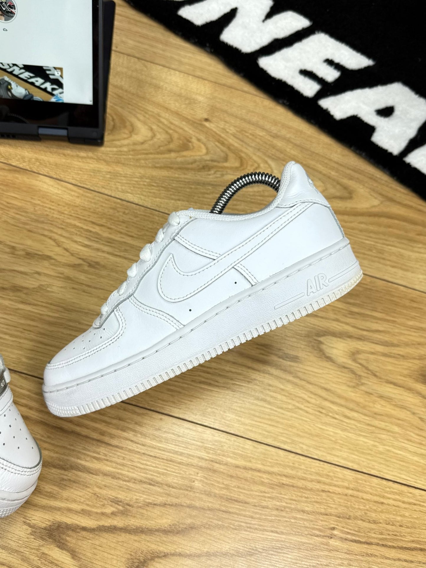 Nike Air Force 1 Low (37.5)
