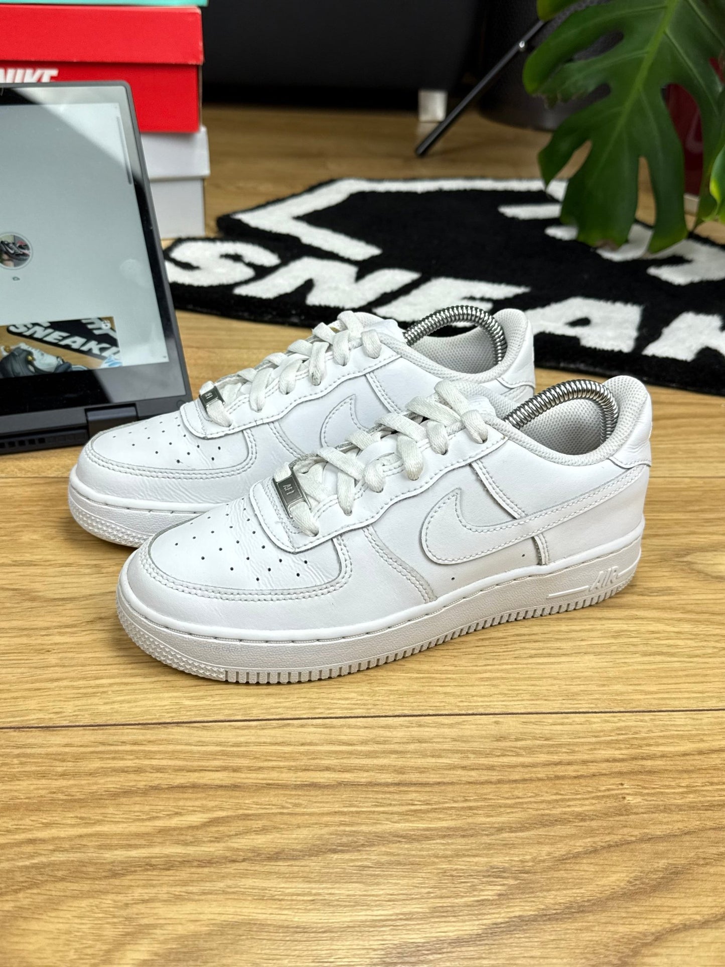 Nike Air Force 1 Low (37.5)