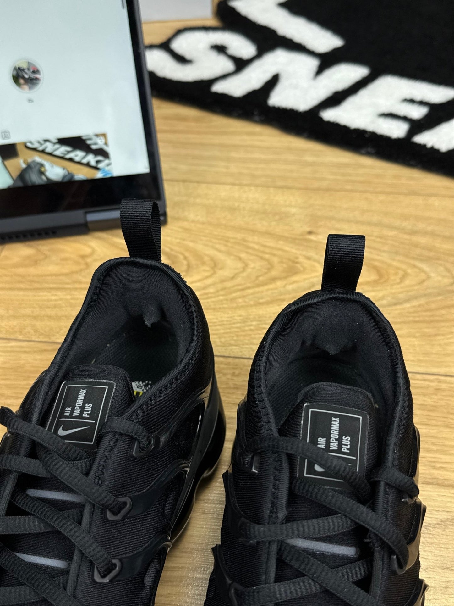 Nike Air Vapormax Plus (42)