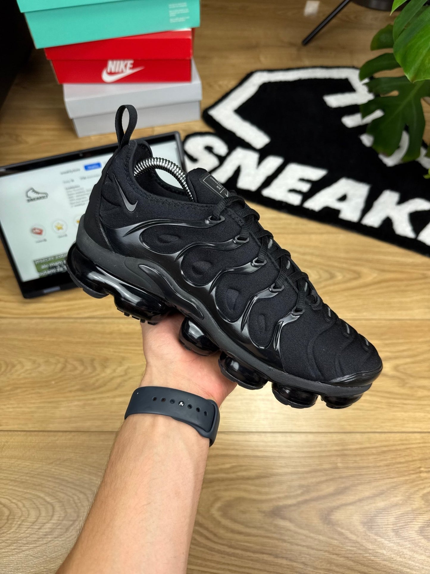 Nike Air Vapormax Plus (42)