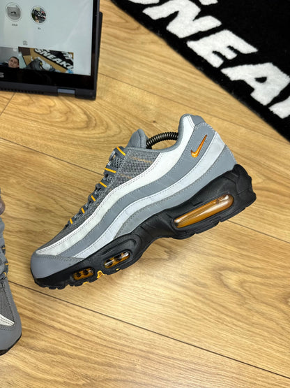 Nike Air Max 95 (42.5)