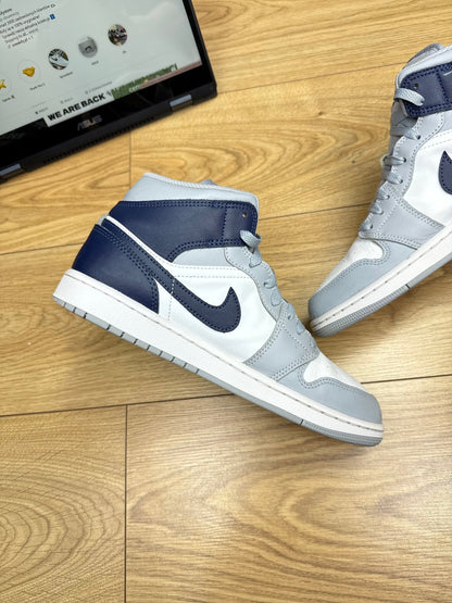 Nike Air Jordan 1 Mid (42.5)